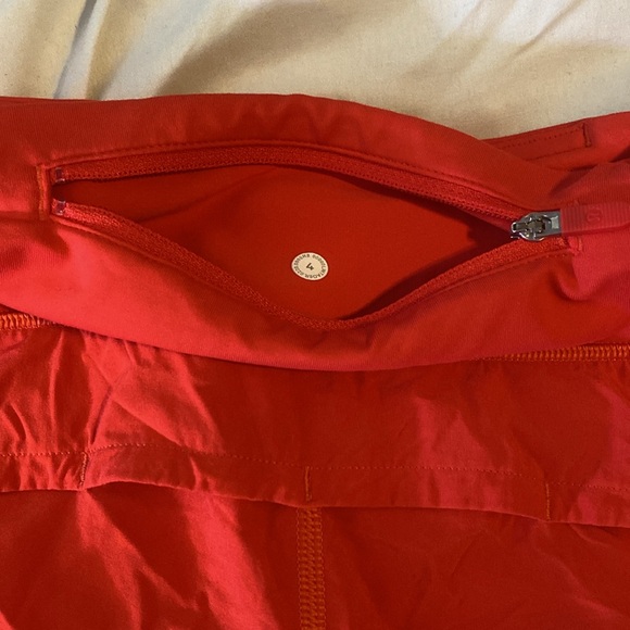 Lululemon Hotty Hot Low-Rise Lined Shorts , mini shorts - Picture 4 of 6